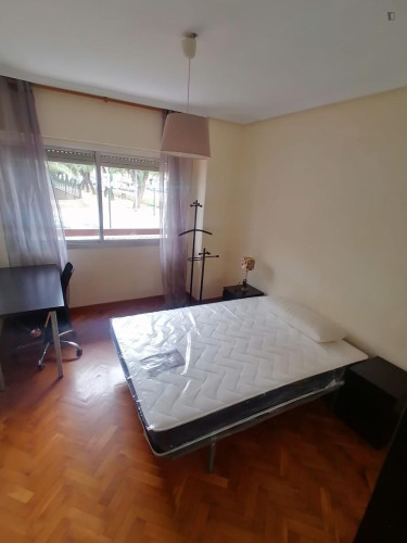 Warm double bedroom in the Infante Juan Manuel neighbourhood