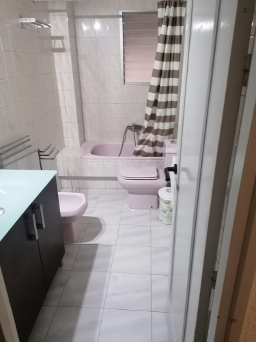 Warm double bedroom in the Infante Juan Manuel neighbourhood - Gallery - 9