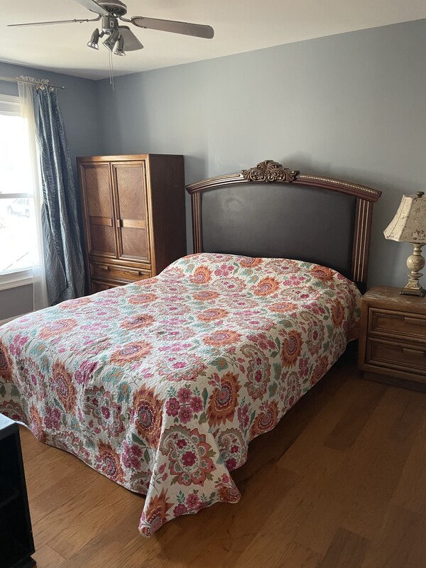 Furnished Bedroom With Shared Bathroom(Full Room) - 1
