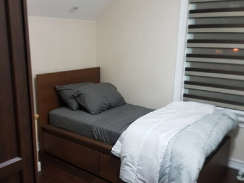 Single Room 3 Brampton Toronto Cana