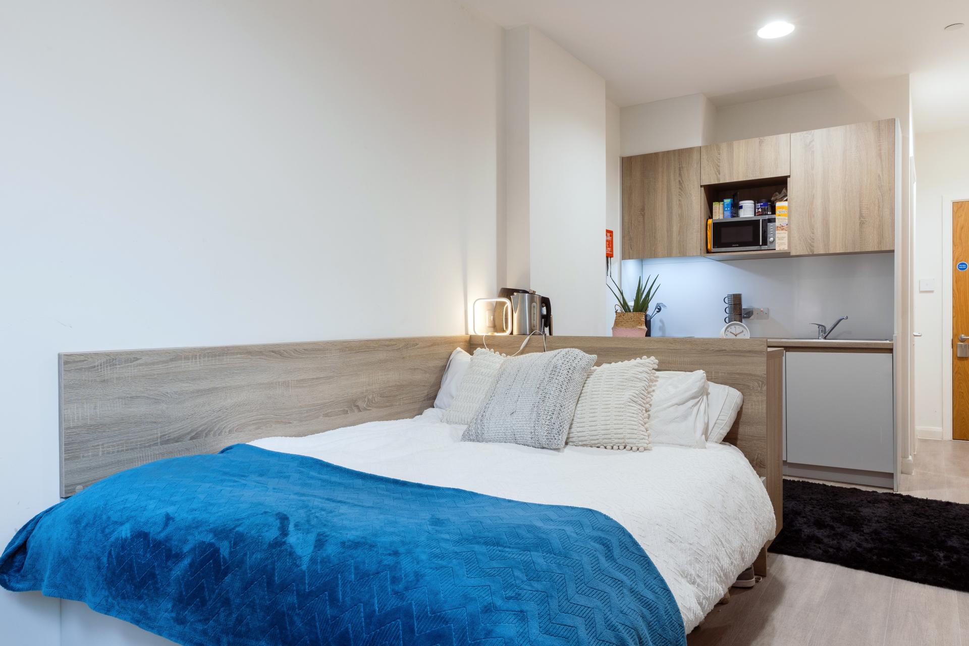  Sky Silver Studio  -  Skyline  - Gallery -  1