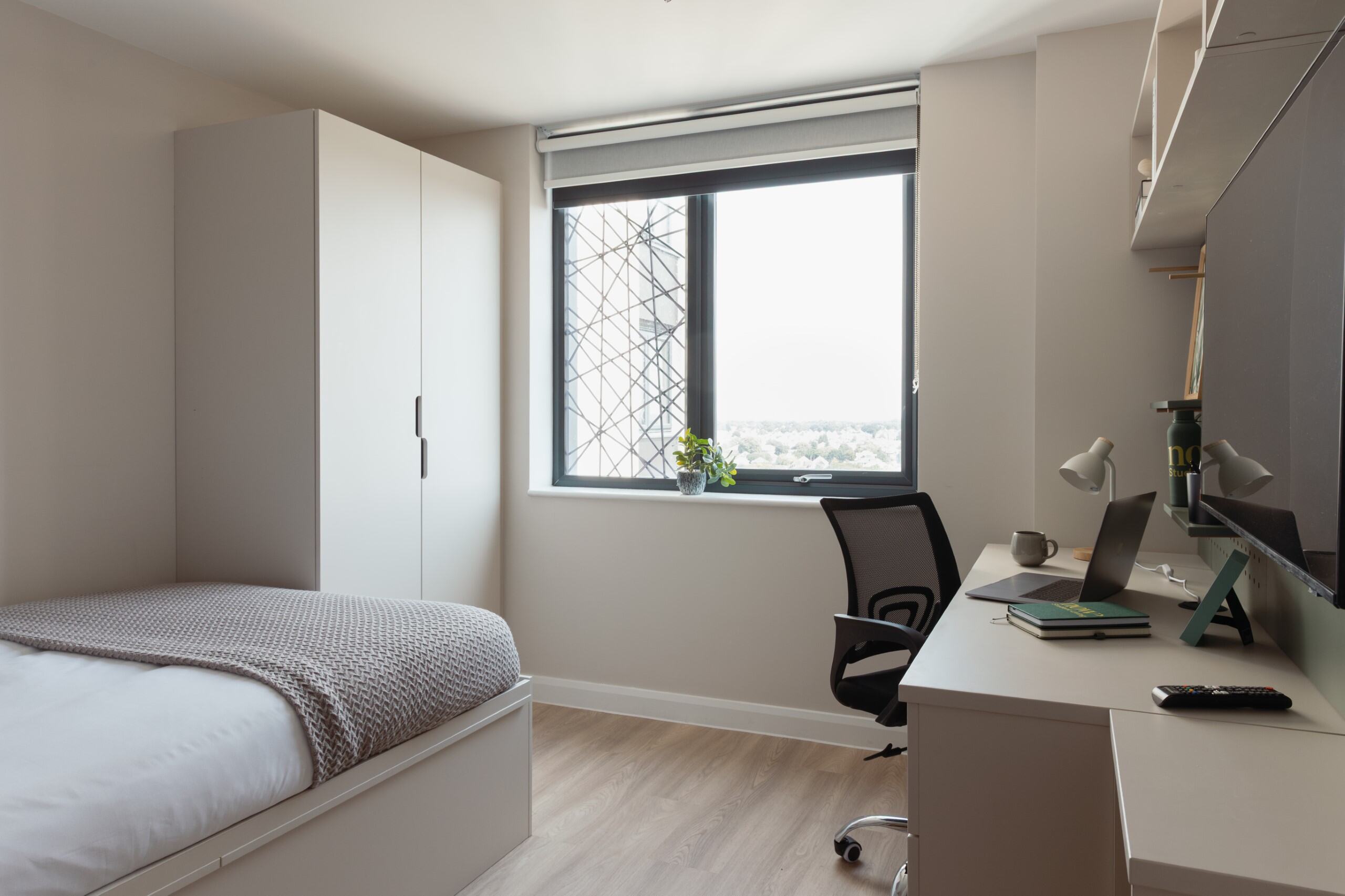 Platinum En-Suite Lower Floors - Skyline - Gallery - 1