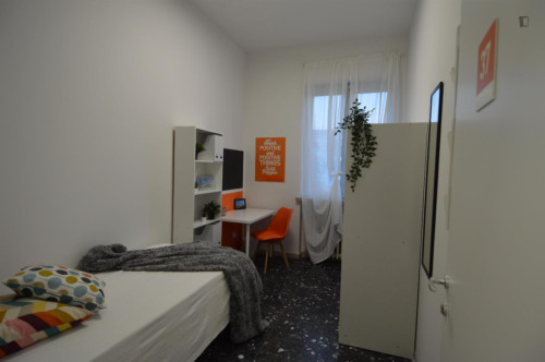 Very homely single bedroom near Parco del Popolo