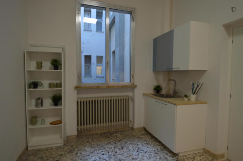 Cosy single bedroom in shared flat near the Reggio Emilia railway station