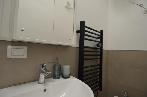 Cosy single bedroom in shared flat near the Reggio Emilia railway station - Gallery - 10
