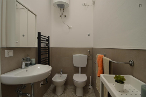 Cosy single bedroom in shared flat near the Reggio Emilia railway station - Gallery - 8