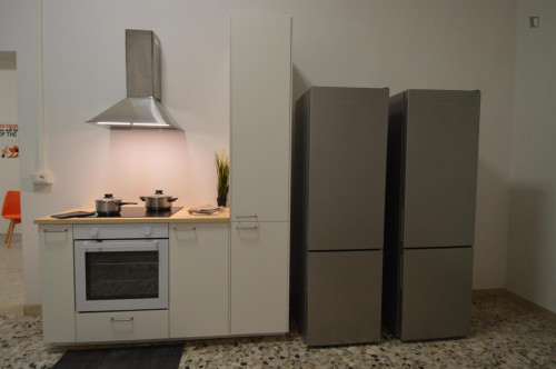 Cosy single bedroom in shared flat near the Reggio Emilia railway station - Gallery - 13