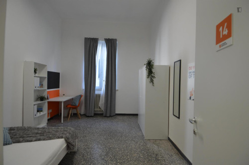 Welcoming double bedroom in Parco del Popolo  - Gallery -  5