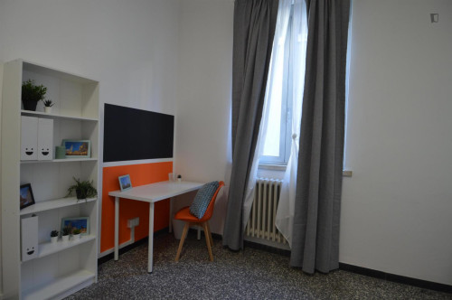 Welcoming double bedroom in Parco del Popolo