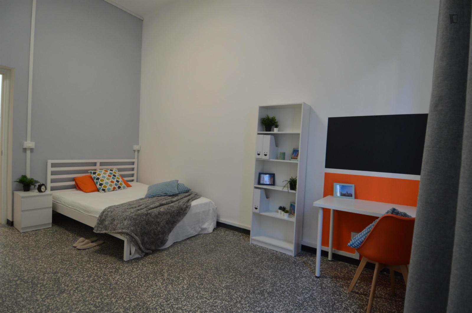  Welcoming Double Bedroom In Parco Del Popolo  -  Welcoming double bedroom in Parco del Popolo  - Gallery -  1