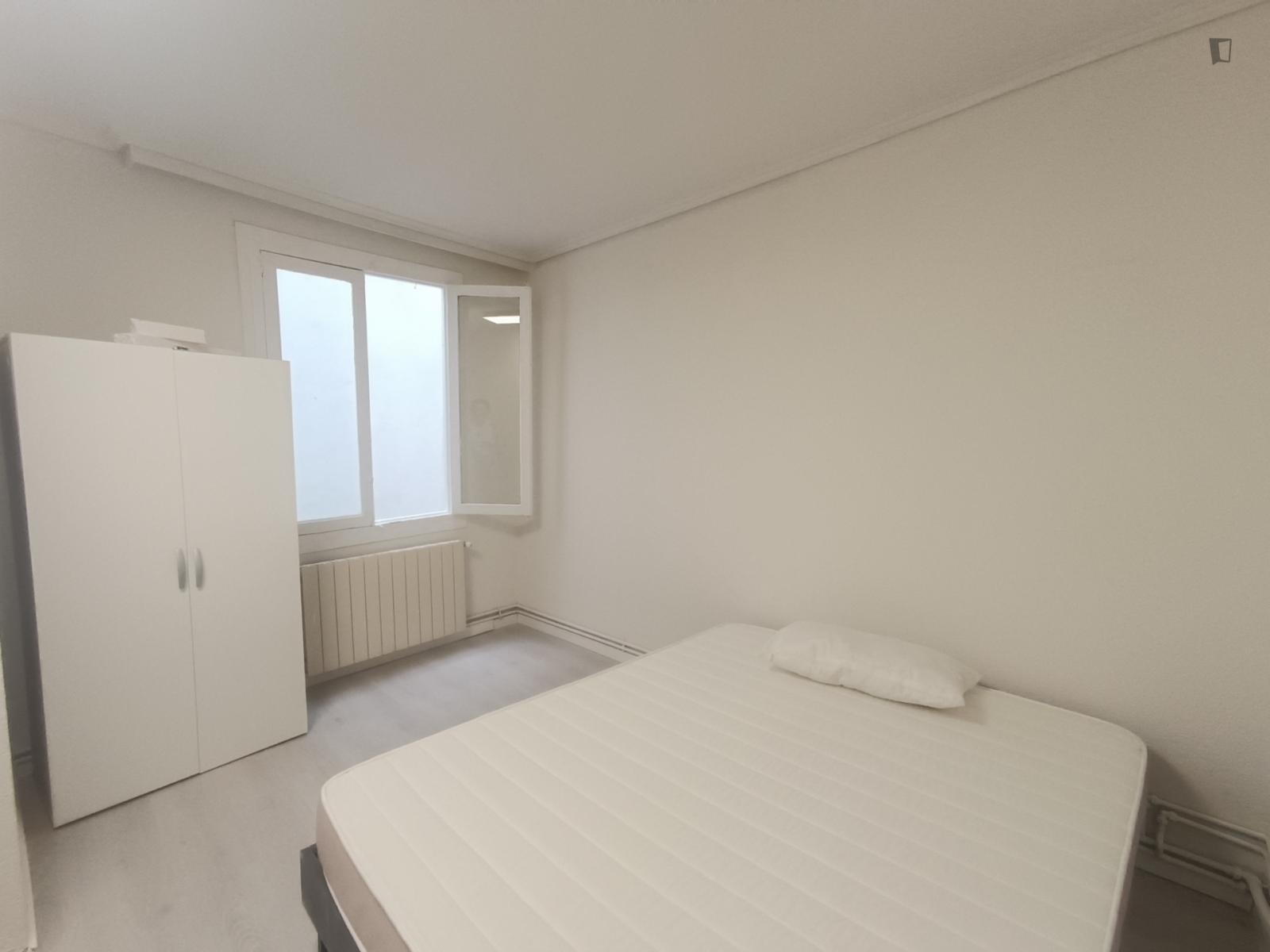 Nice Single Bedroom In Shared Flat Close To The Jardines De La Taconera - 1