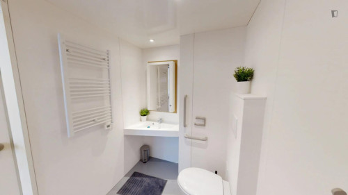 Welcoming en-suite bedroom near Basilique Saint-Sernin