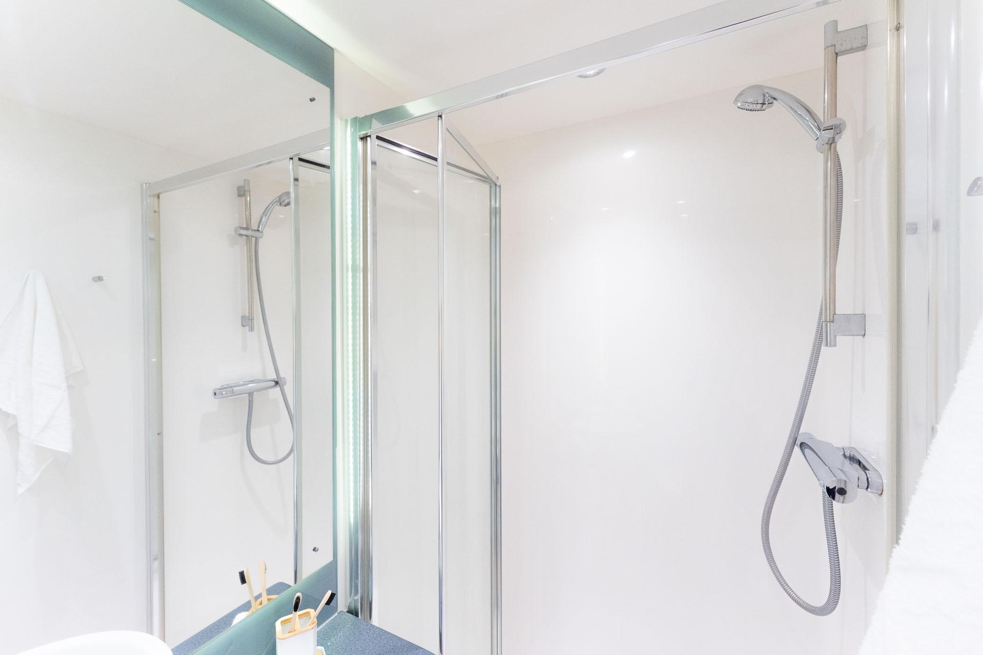  Platinum En Suite (Top Floors, City View)  -  Bridge Street Exchange  - Gallery -  7