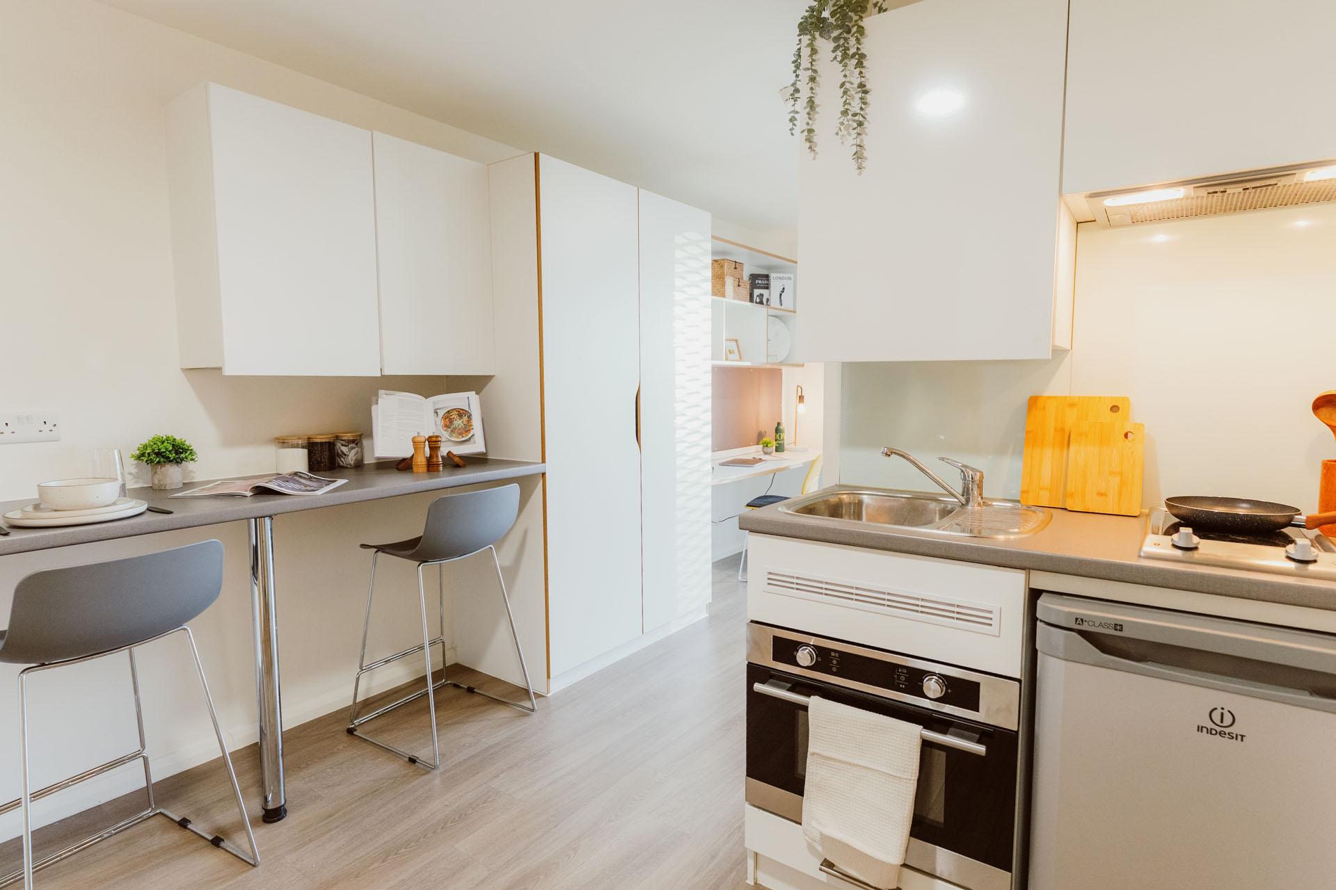  Gold Plus Studio (Cardiff Bay South View)  -  Bridge Street Exchange  - Gallery -  5