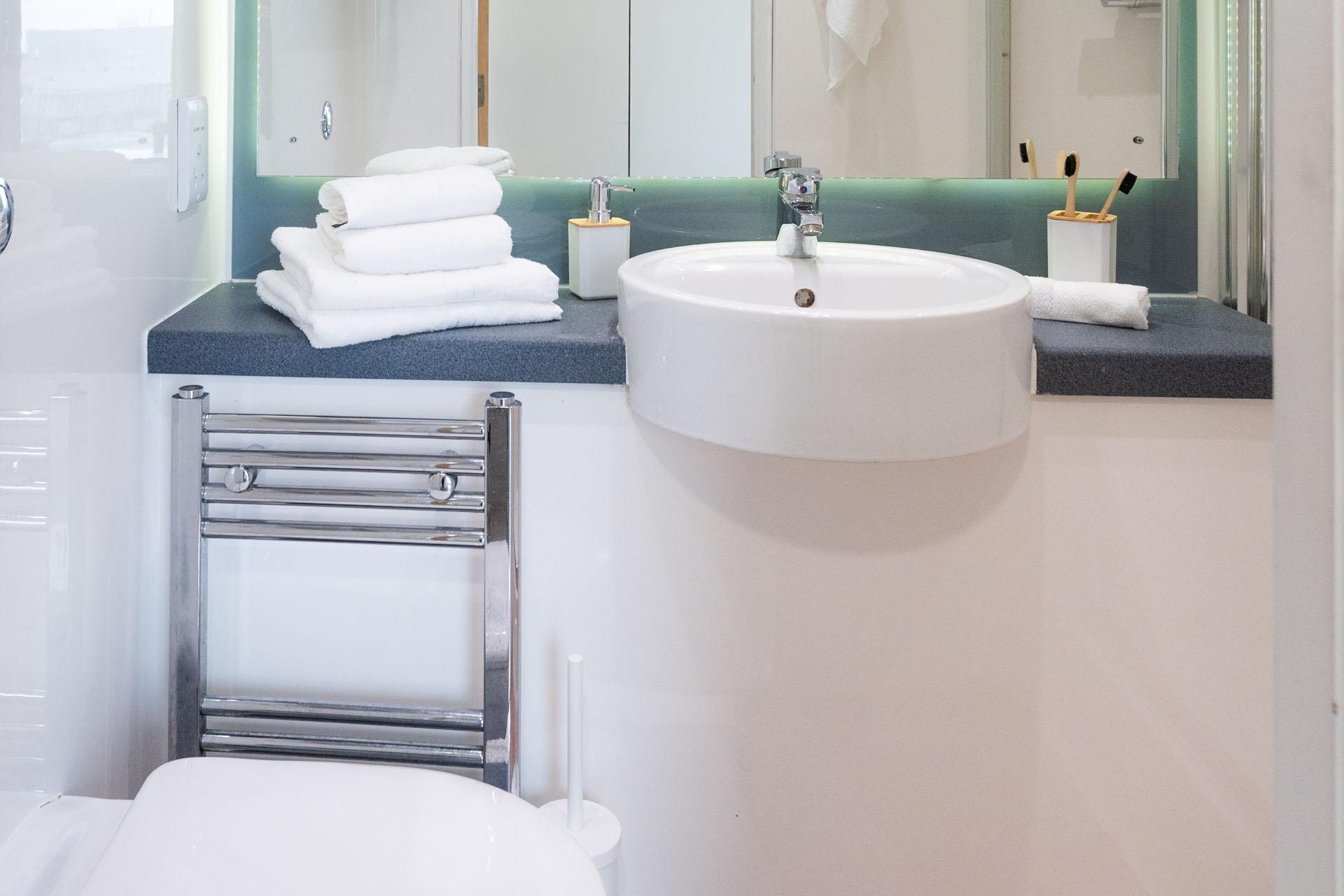  Silver En Suite  -  Bridge Street Exchange  - Gallery -  4