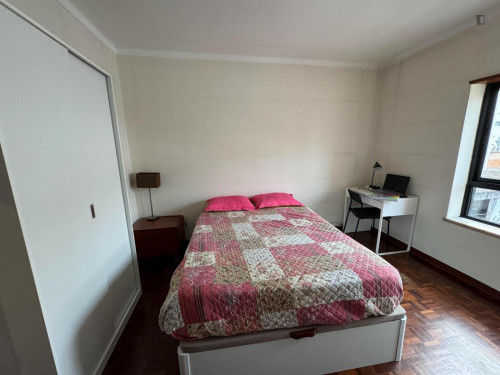 Elegant Double Bedroom close to FMUC University