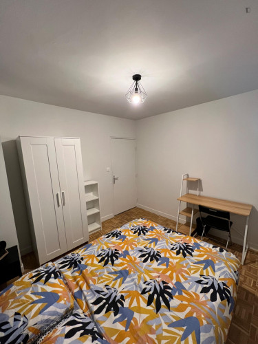 Double bedroom in 4-bedroom apartment