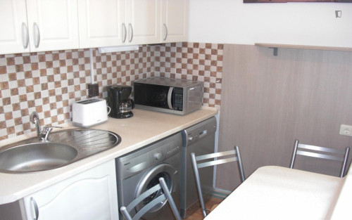 Beautiful 3-bedroom apartment in the Central District