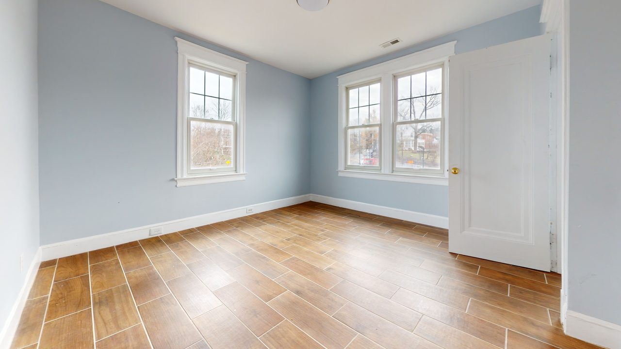 #1811: Dupont Park - Queen Bedroom E - 2