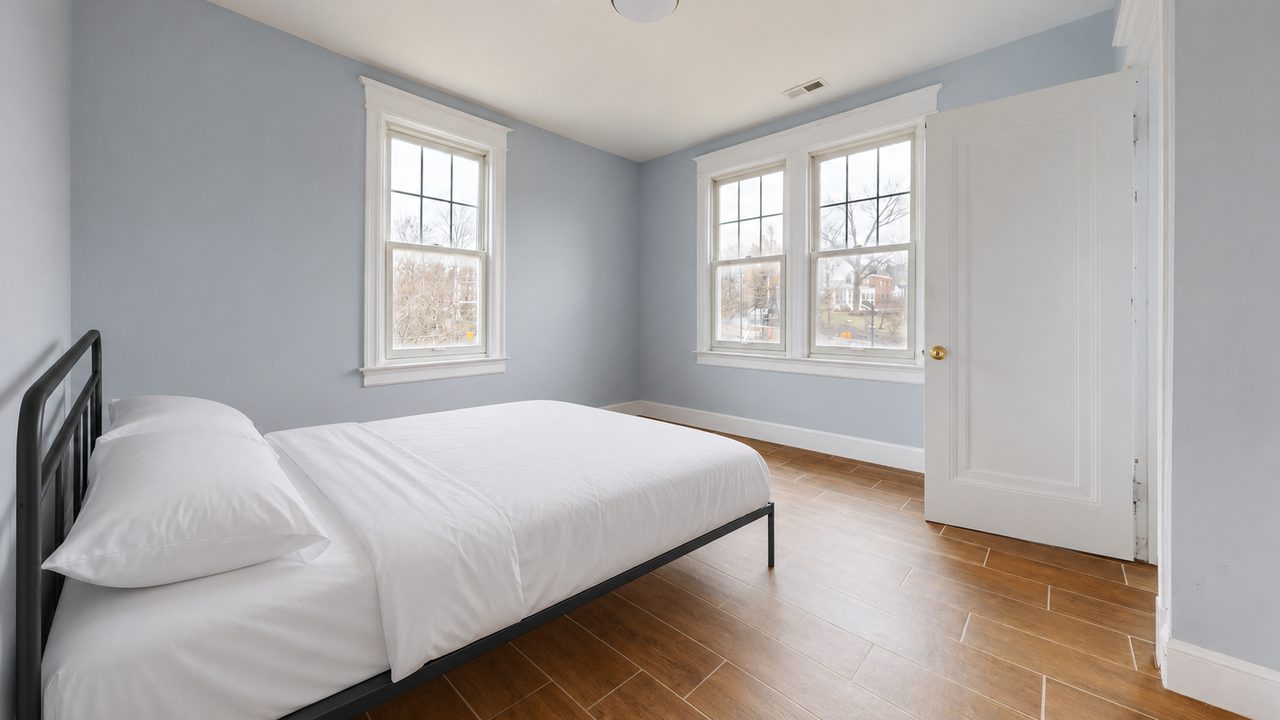 #1811: Dupont Park - Queen Bedroom E - 19