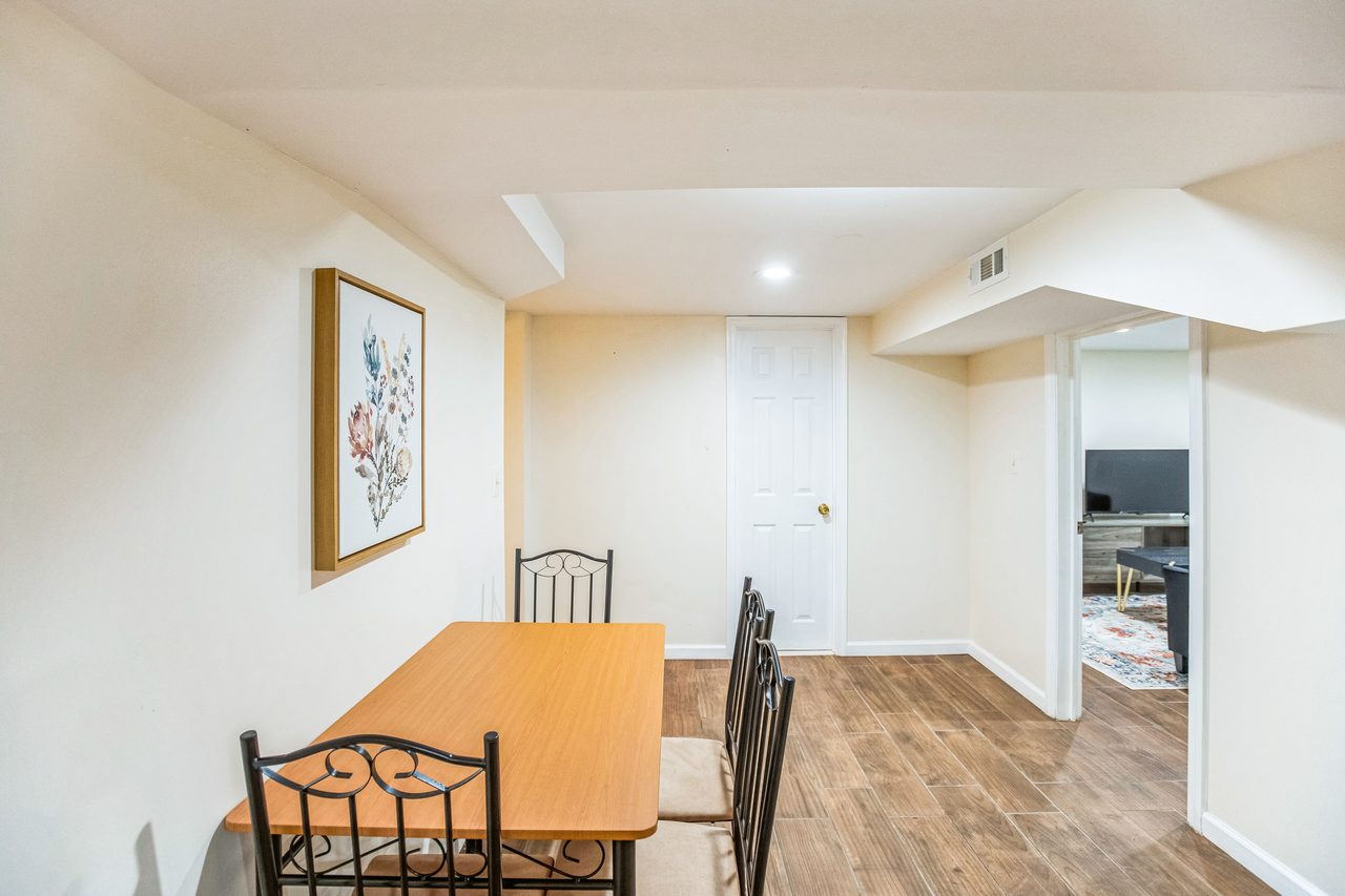 #1811: Dupont Park - Queen Bedroom G W/Private Bath - 10