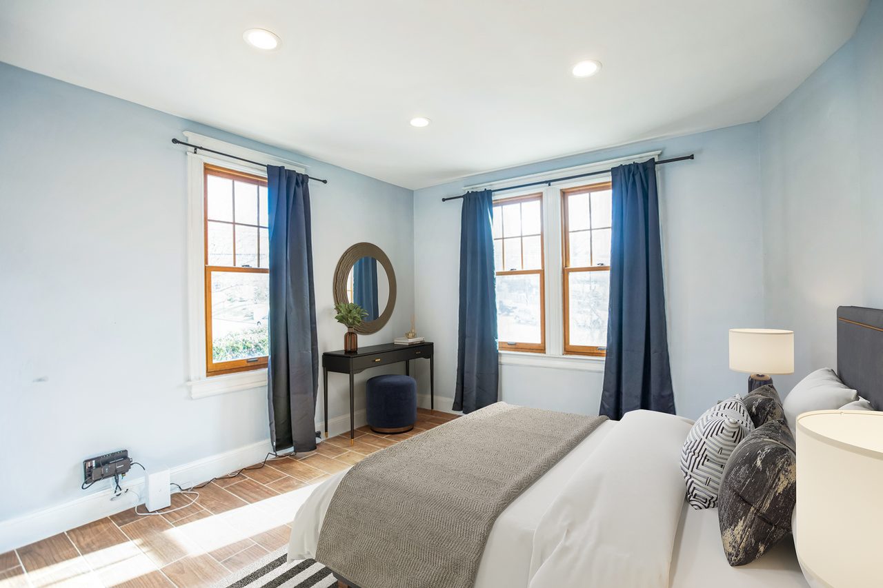 #1811: Dupont Park - Queen Bedroom A - 1