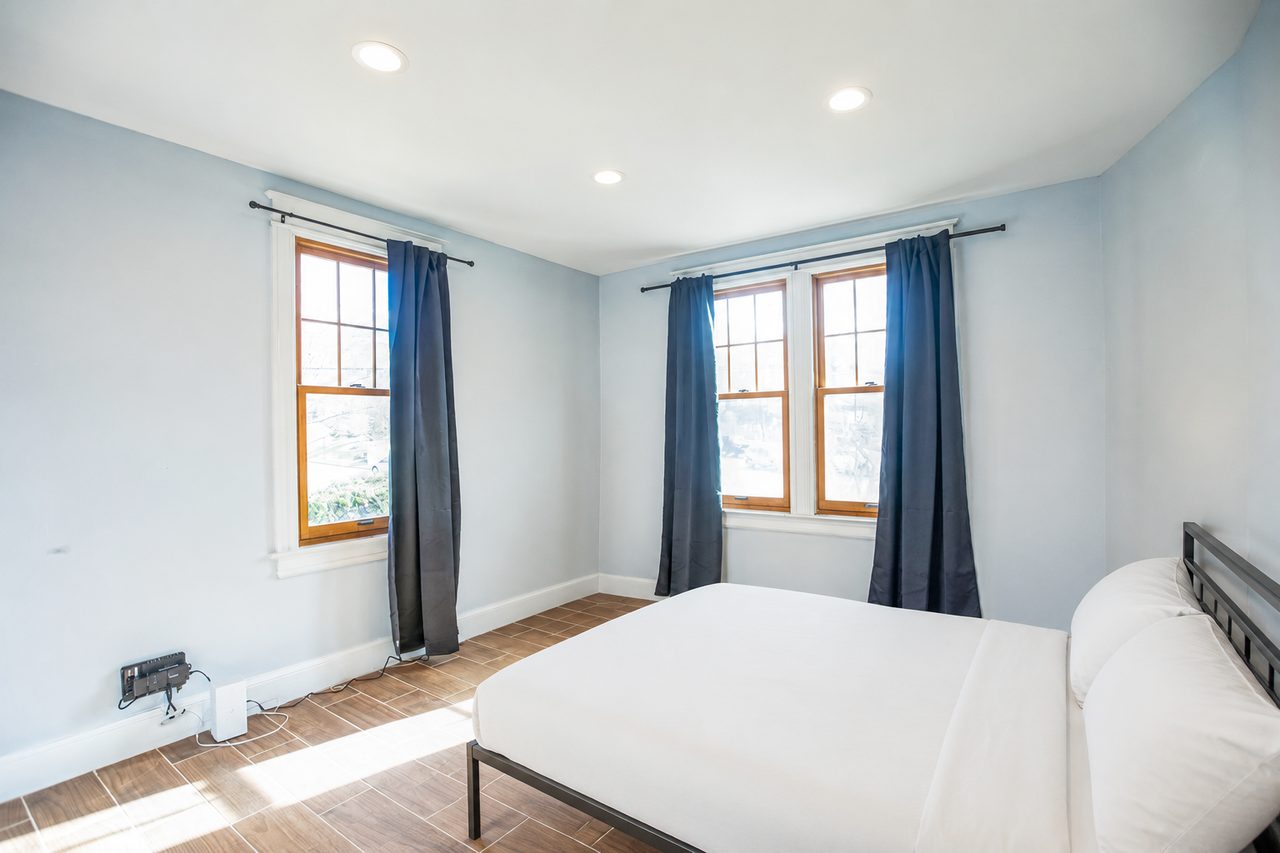 #1811: Dupont Park - Queen Bedroom A - 20