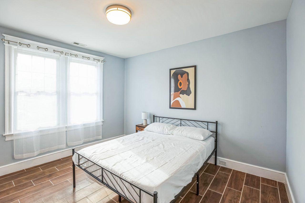 #1811: Dupont Park - Queen Bedroom D - 1