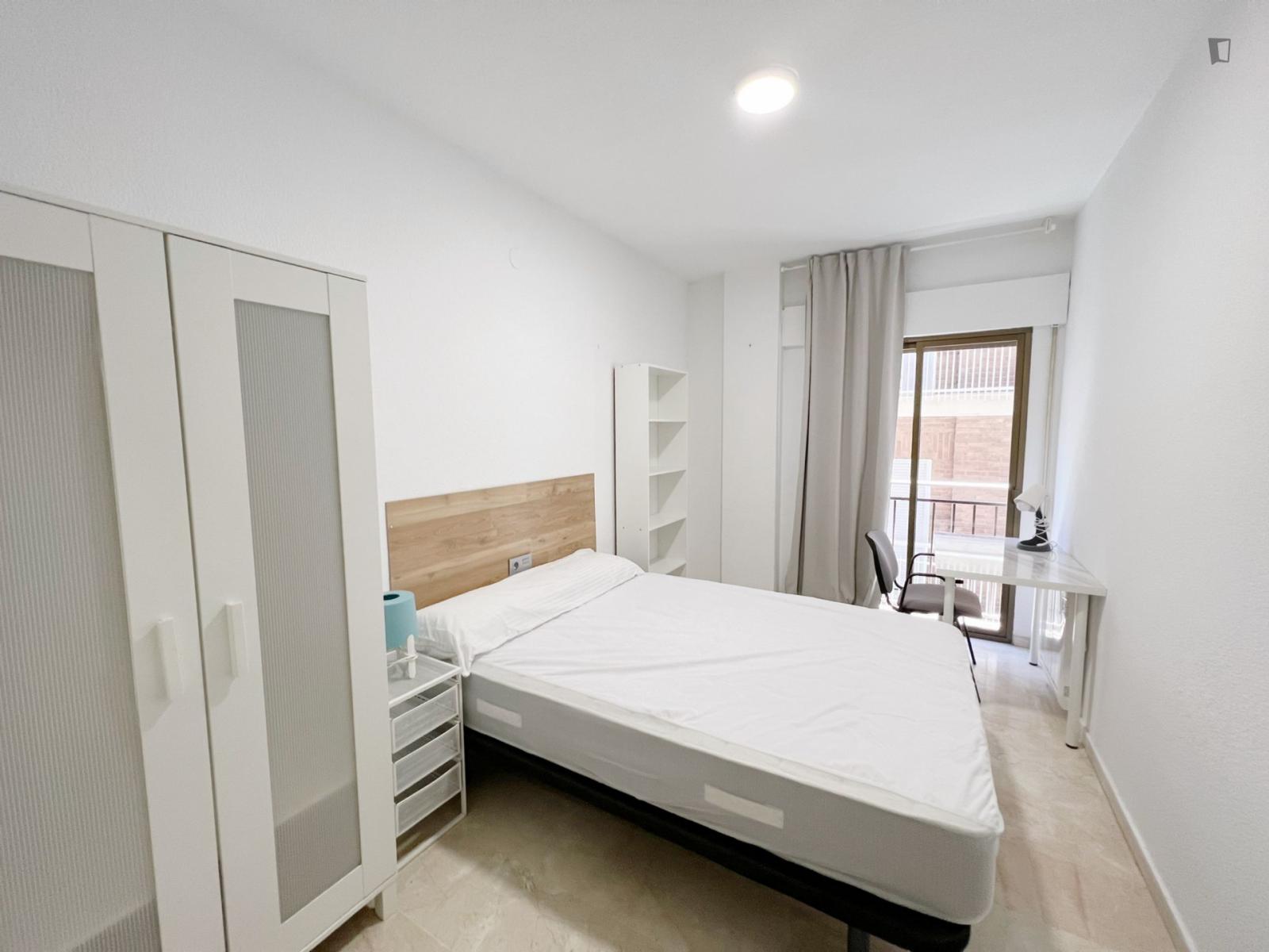 Lovely Double Bedroom Near Fuente De Las Batallas - 1