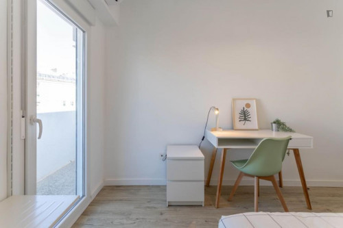 Inviting 4-bedroom apartment in Nou Moles