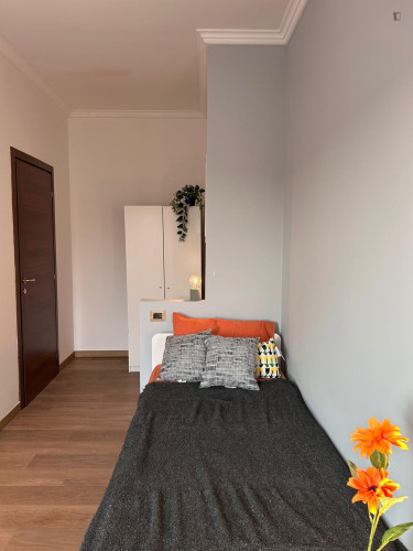 Cosy single bedroom in the vicinity of Brescia's main train station