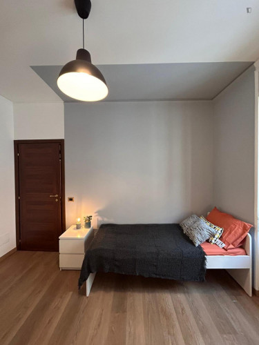 Nice single bedroom in shared flat in Brescia