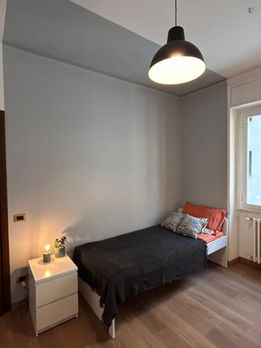 Nice single bedroom in shared flat in Brescia