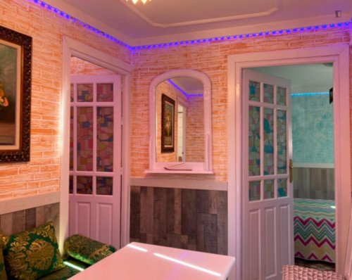 Exciting 2 Bedroom Apartment close to Alhambra