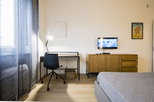 Modern bedroom in a 2 bedroom flat with 2 bathrooms
