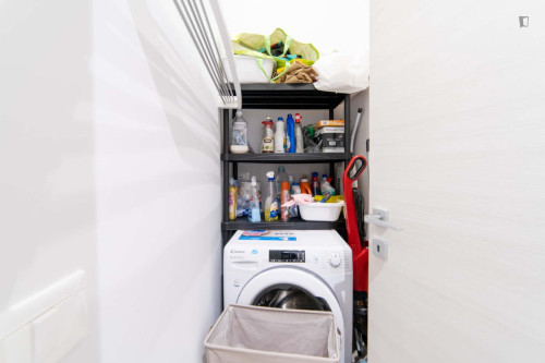 2-Bedroom Apartment in Moscova 