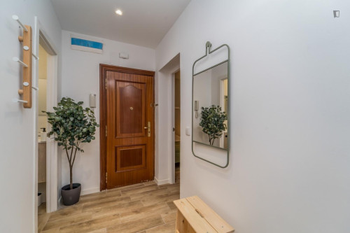 Great looking single bedroom with balcony