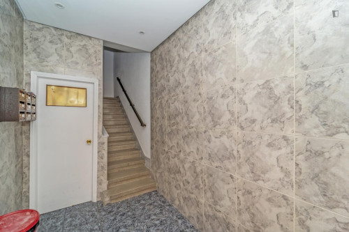 Great looking single bedroom with balcony