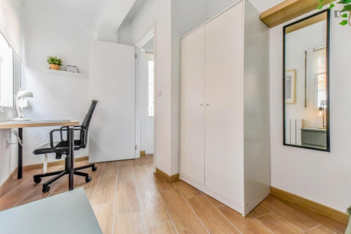 Cozy single bedroom in a property with balcony