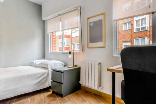 Cozy single bedroom in a property with balcony