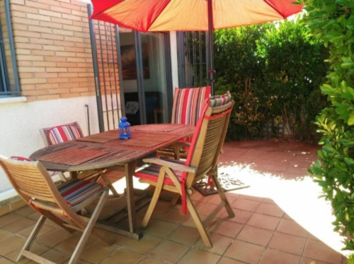 2-bedroom house, with outdoor area and swimming pool