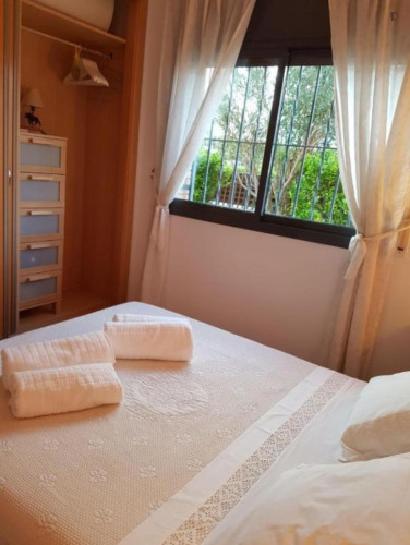 2-bedroom house, with outdoor area and swimming pool - Gallery - 17