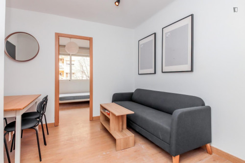 Attractive single bedroom