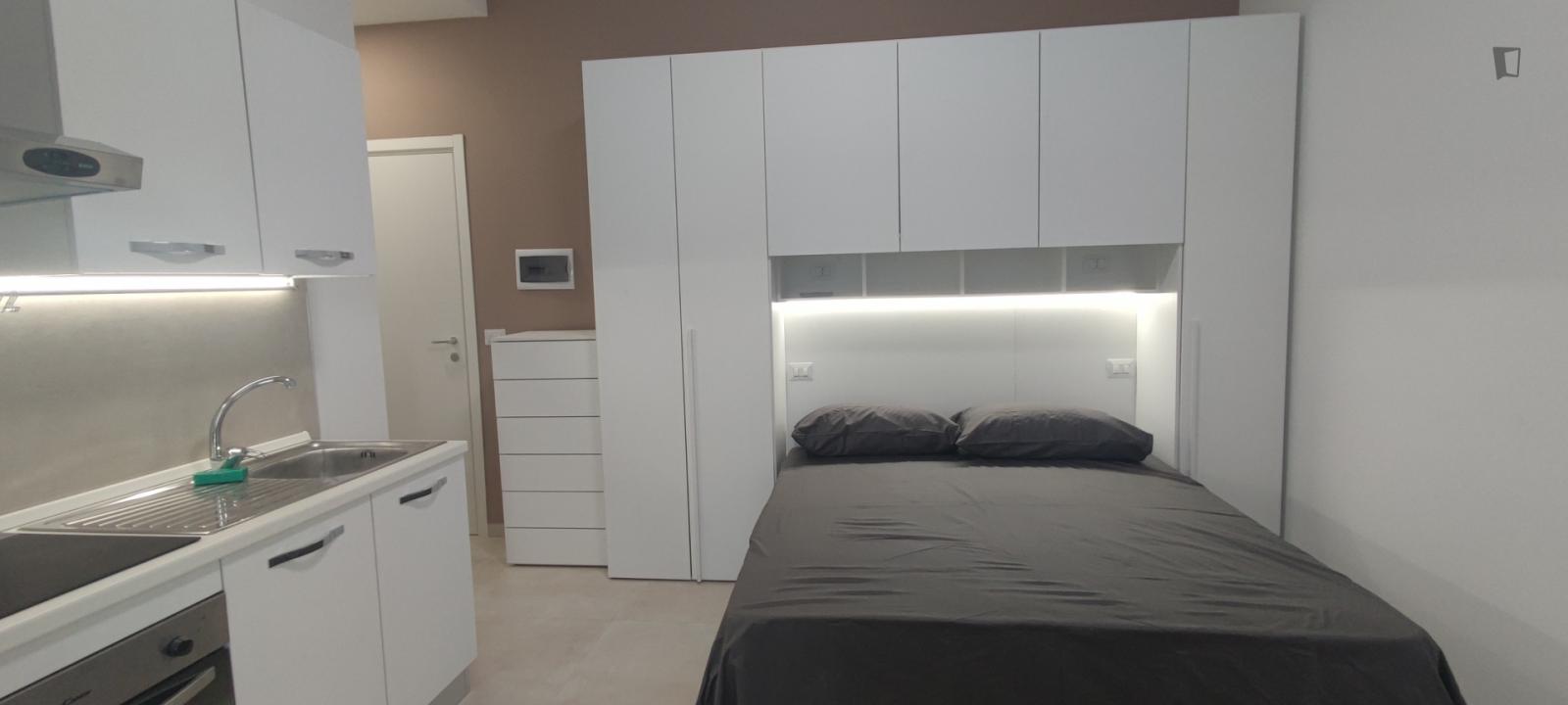 A Cozy Urban Studio In Central Catania - A Cozy Urban Studio in Central Catania - Gallery - 1