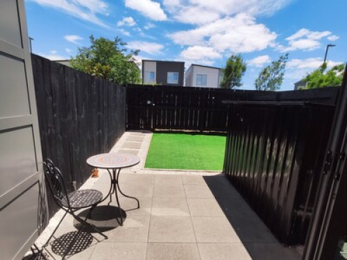 Sunny double room in Papakura 