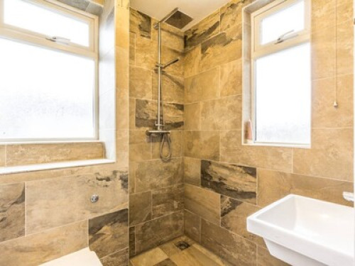 Relaxed, friendly home by the sea