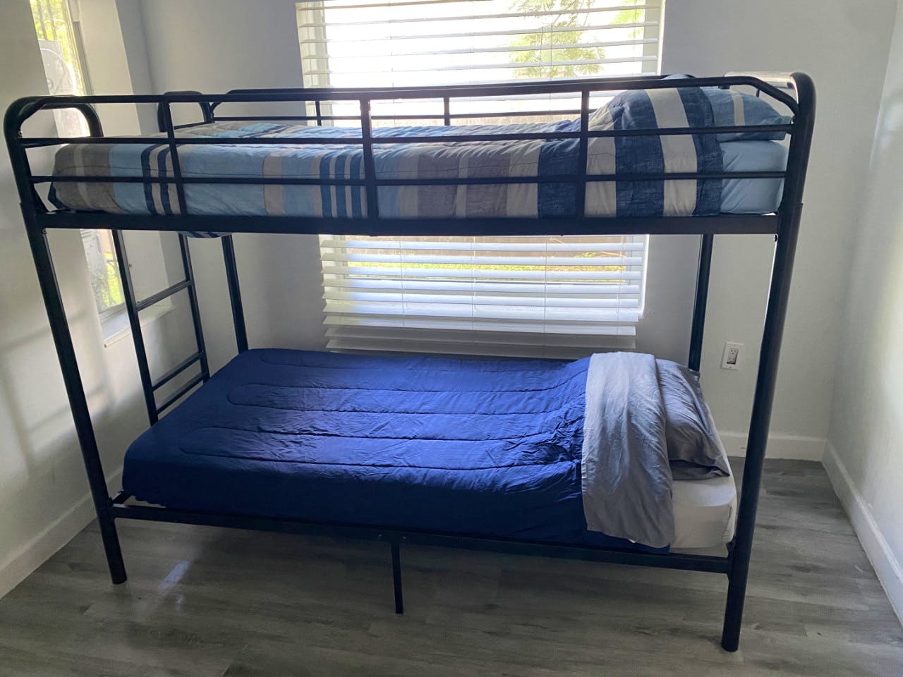 Bed In A 6-Bed Mixed Gender Room - Spacious w/ relaxing neighborhood nearby West Buena Vista Park House - Gallery - 17