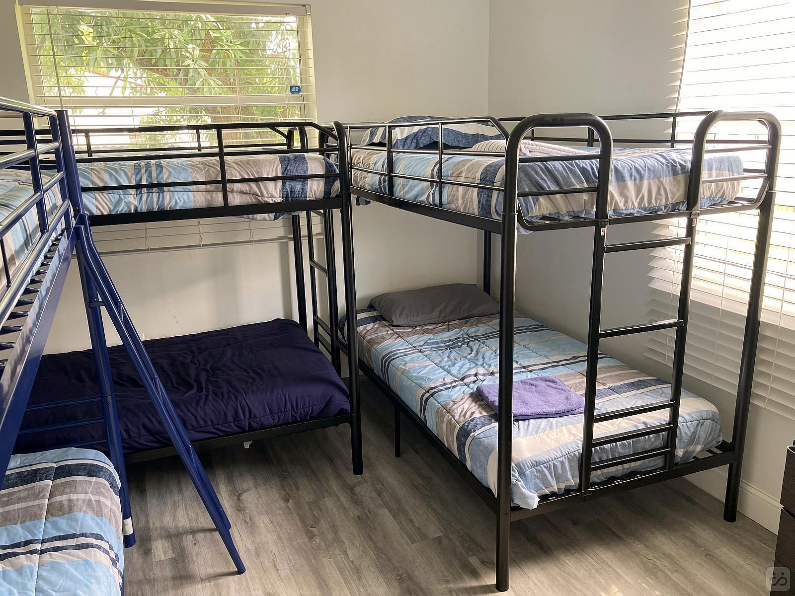 Bed In A 6-Bed Mixed Gender Room - Spacious w/ relaxing neighborhood nearby West Buena Vista Park House - Gallery - 2