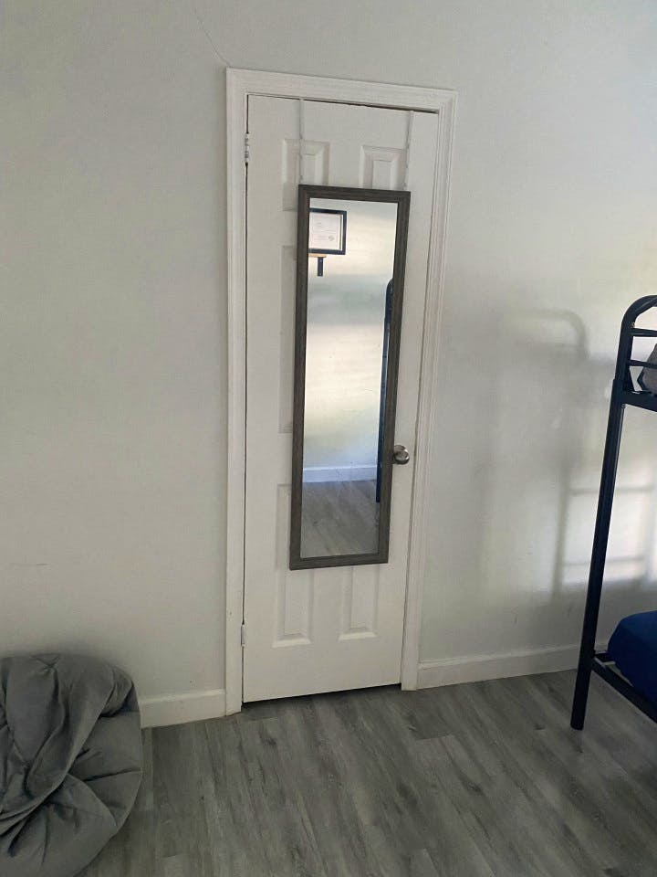 Bed In A 6-Bed Mixed Gender Room - Spacious w/ relaxing neighborhood nearby West Buena Vista Park House - Gallery - 16