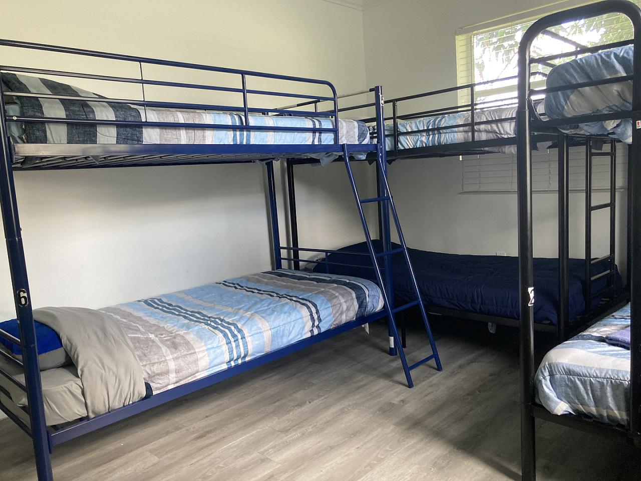 Bed In A 6-Bed Mixed Gender Room - Spacious House w/ relaxing neighborhood nearby West Buena Vista Park - Gallery - 37